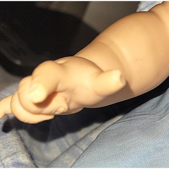 20" Vintage "Cuddles Up" Drink, Wet, Cry~Oil Cloth & Vinyl Baby W/Bear, Blanket - Picture 7 of 12